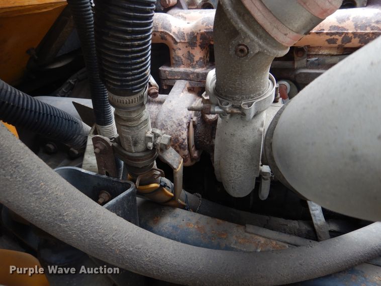 image for item DH8123 2003 Freightliner  Thomas Built school bus