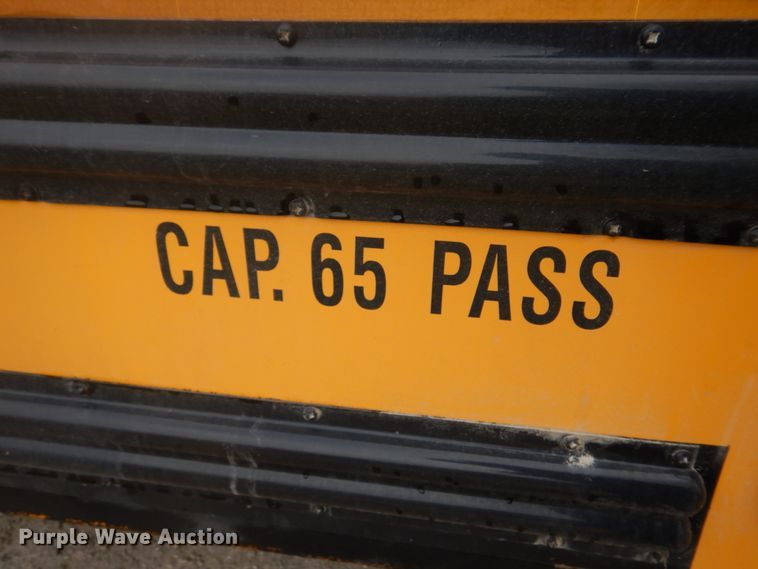 image for item DH8123 2003 Freightliner  Thomas Built school bus