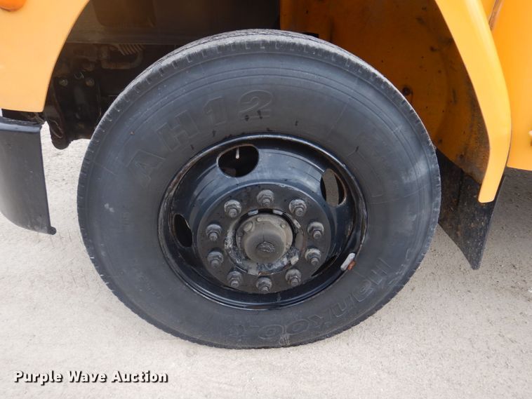 image for item DH8123 2003 Freightliner  Thomas Built school bus