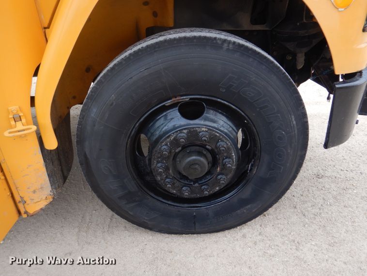 image for item DH8123 2003 Freightliner  Thomas Built school bus