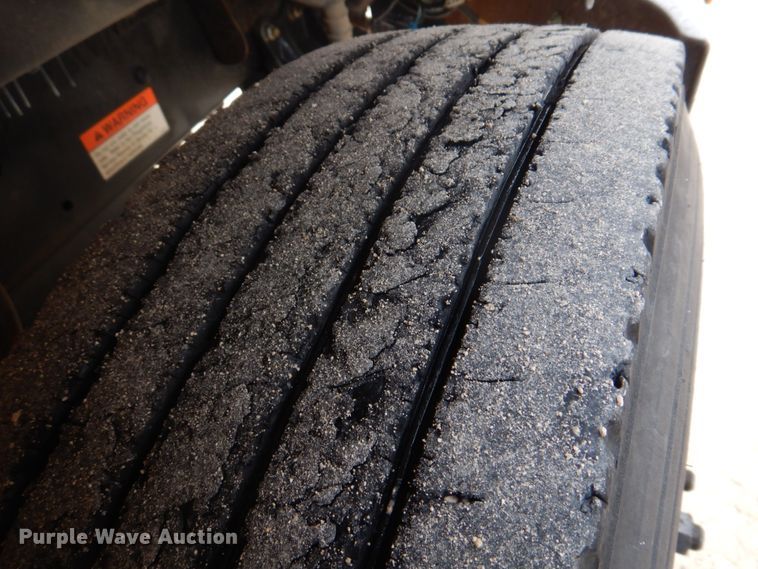 image for item DH8123 2003 Freightliner  Thomas Built school bus