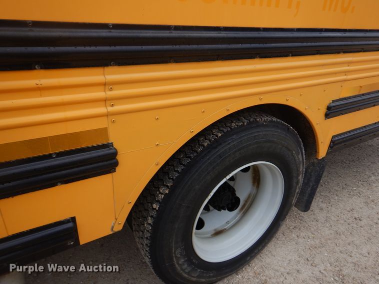 image for item DH8124 2003 Freightliner  Thomas Built school bus