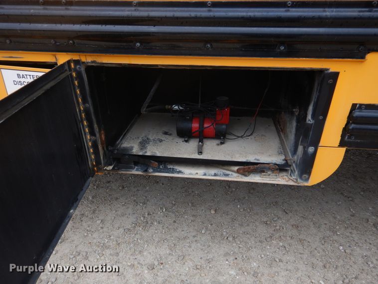 image for item DH8124 2003 Freightliner  Thomas Built school bus