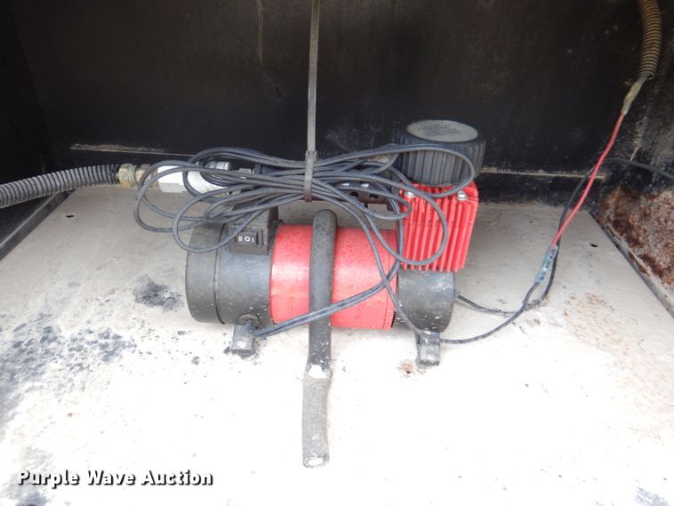 image for item DH8124 2003 Freightliner  Thomas Built school bus