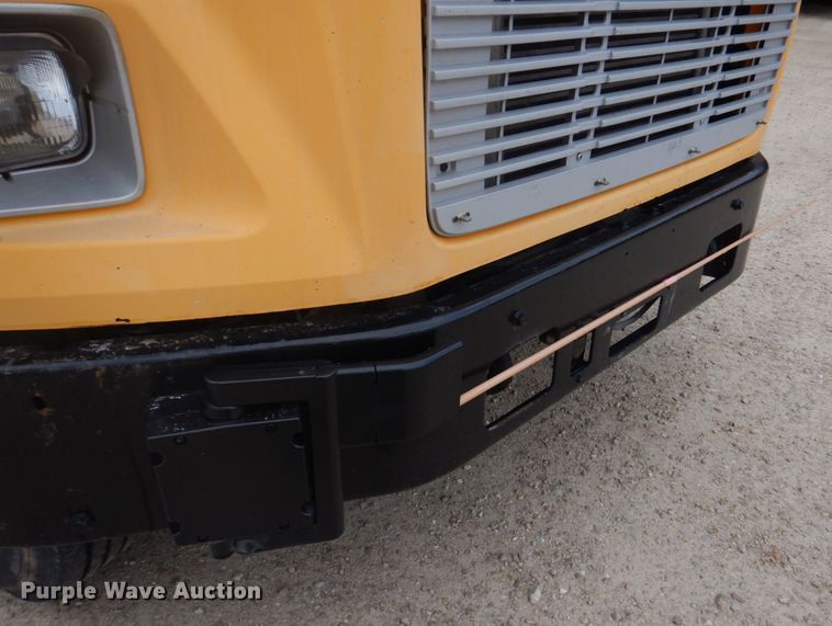 image for item DH8124 2003 Freightliner  Thomas Built school bus