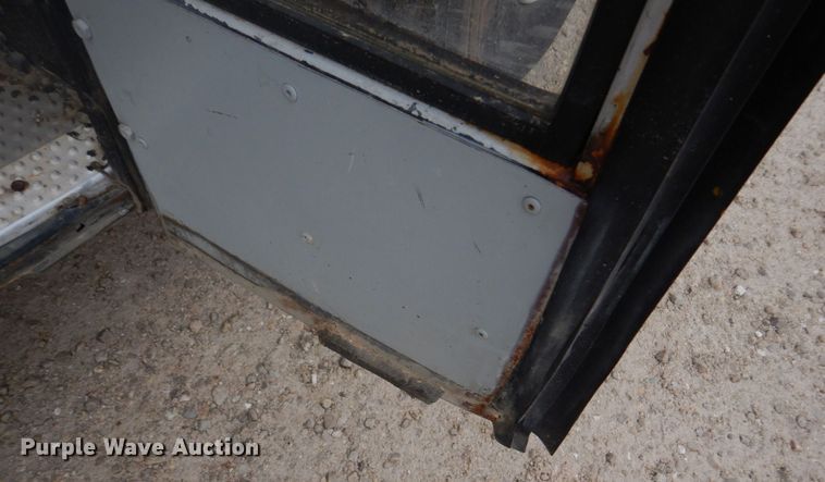 image for item DH8124 2003 Freightliner  Thomas Built school bus