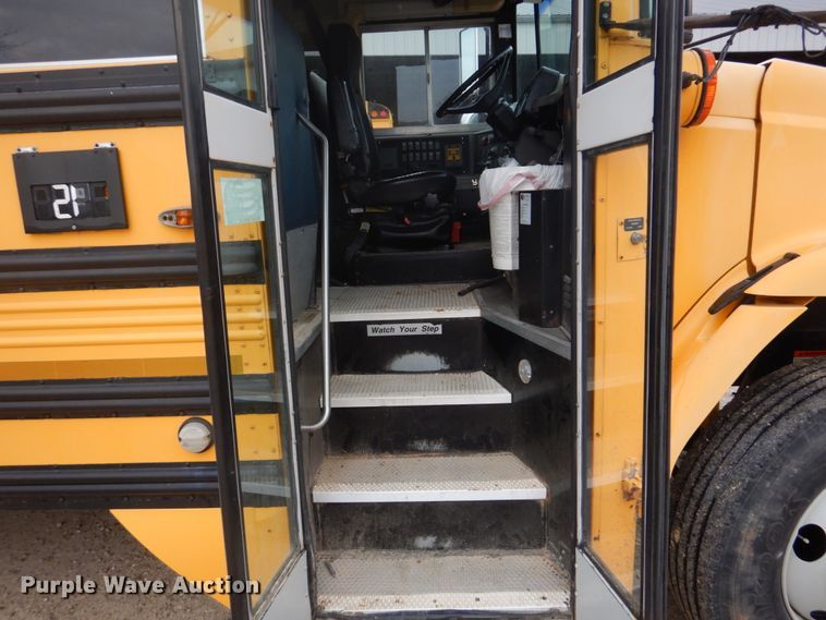 image for item DH8124 2003 Freightliner  Thomas Built school bus