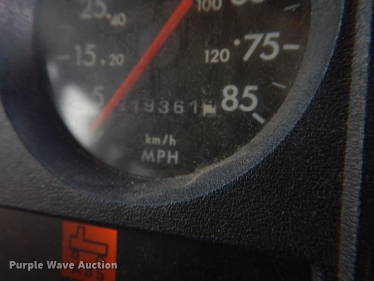 image for item DH8124 2003 Freightliner  Thomas Built school bus