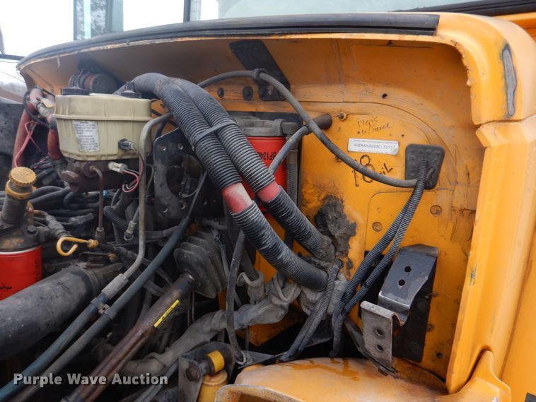 image for item DH8124 2003 Freightliner  Thomas Built school bus