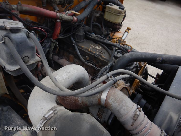 image for item DH8124 2003 Freightliner  Thomas Built school bus