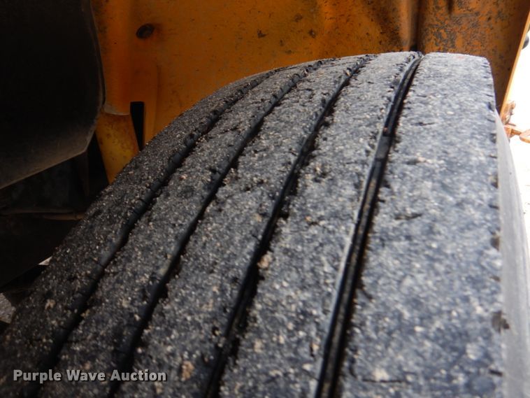 image for item DH8124 2003 Freightliner  Thomas Built school bus