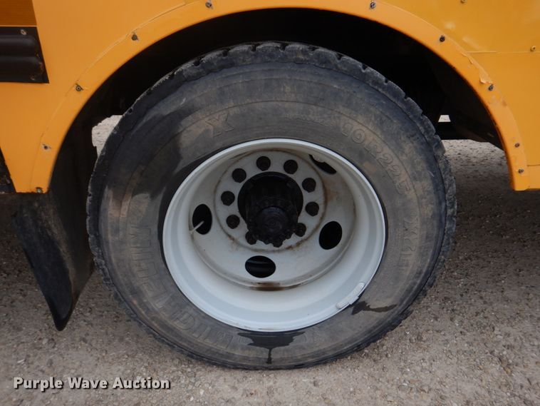 image for item DH8124 2003 Freightliner  Thomas Built school bus