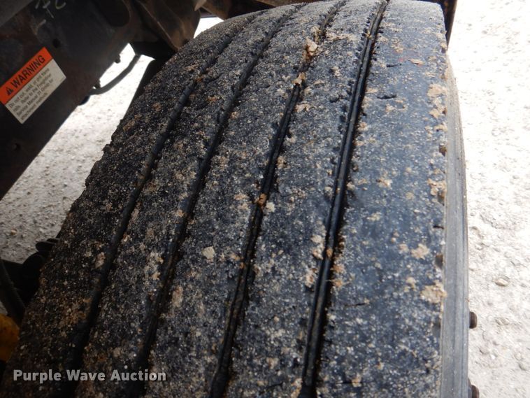 image for item DH8124 2003 Freightliner  Thomas Built school bus