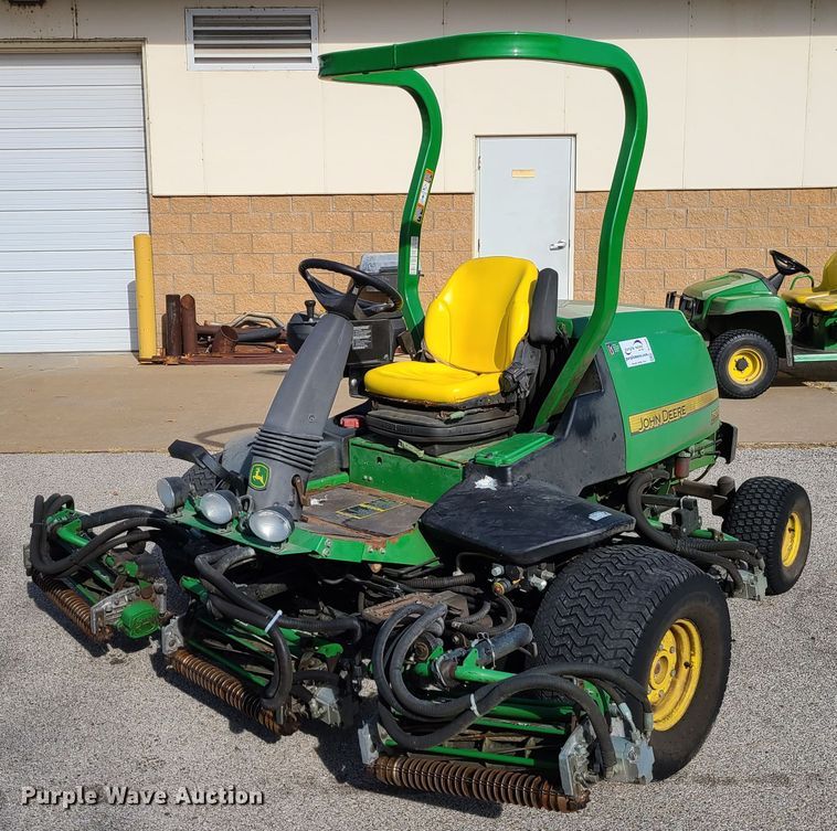 image for item DJ1545 John Deere 7500  reel mower