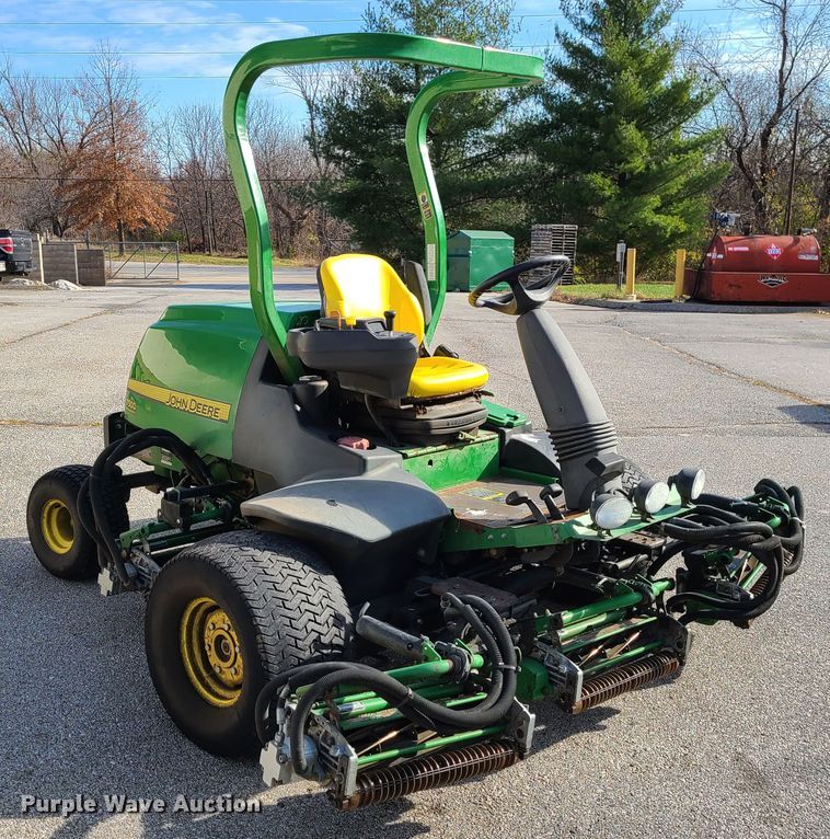 image for item DJ1545 John Deere 7500  reel mower