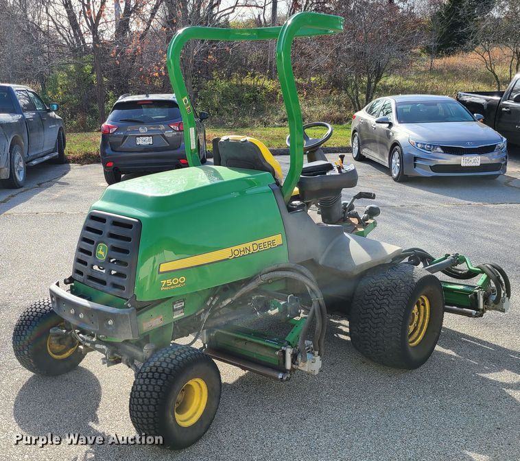 image for item DJ1545 John Deere 7500  reel mower
