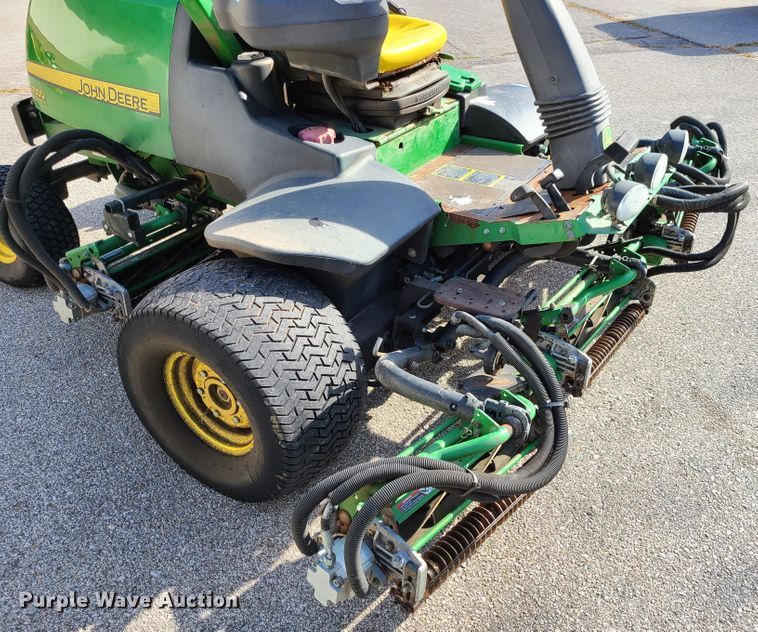 image for item DJ1545 John Deere 7500  reel mower