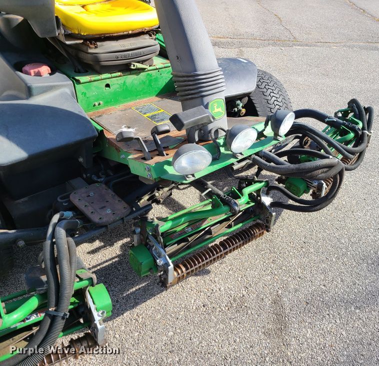 image for item DJ1545 John Deere 7500  reel mower