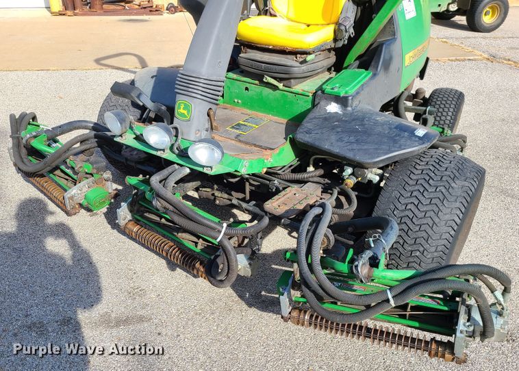 image for item DJ1545 John Deere 7500  reel mower