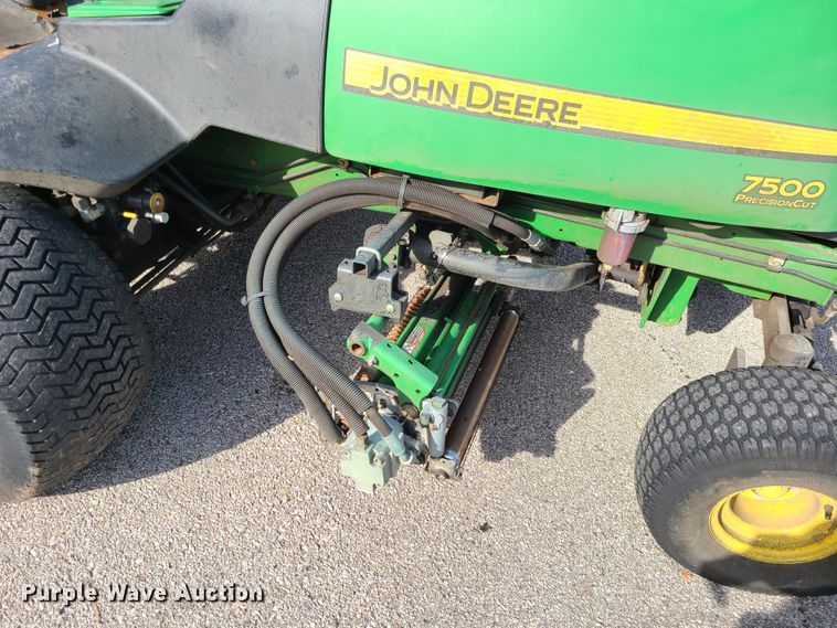 image for item DJ1545 John Deere 7500  reel mower