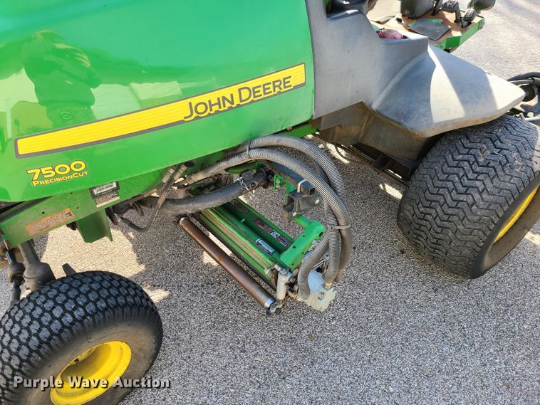 image for item DJ1545 John Deere 7500  reel mower