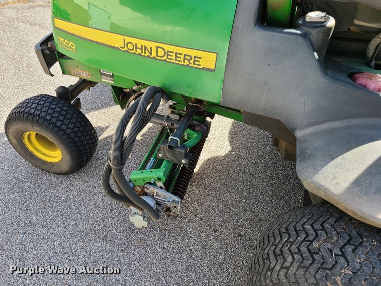 image for item DJ1545 John Deere 7500  reel mower