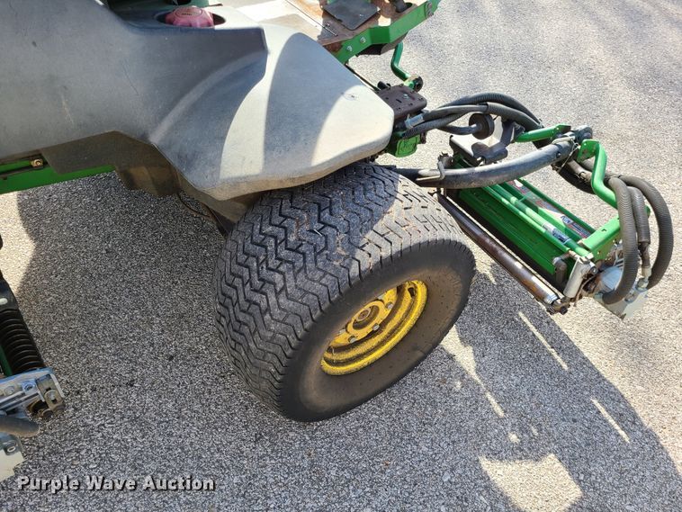 image for item DJ1545 John Deere 7500  reel mower