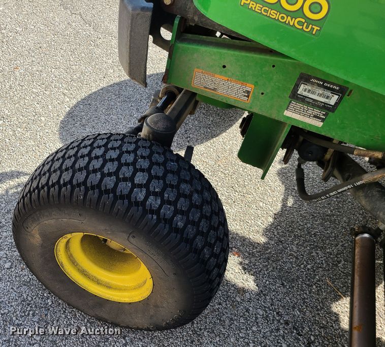 image for item DJ1545 John Deere 7500  reel mower