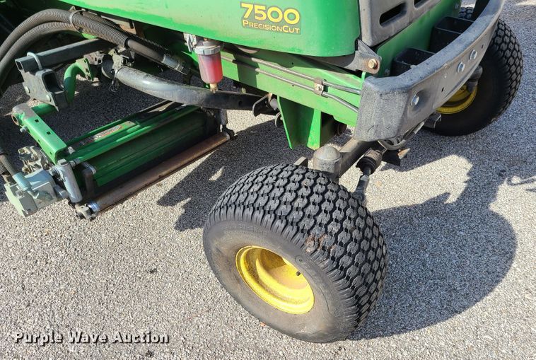 image for item DJ1545 John Deere 7500  reel mower