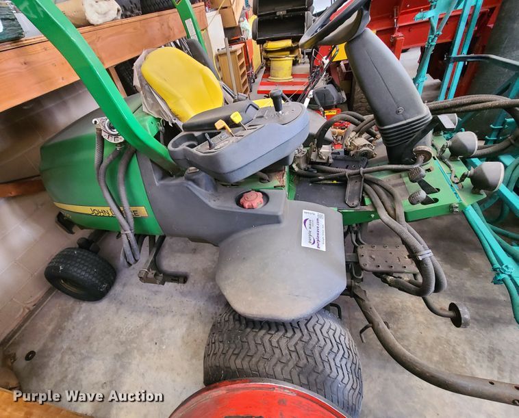 image for item DJ1546 John Deere 7500  reel mower