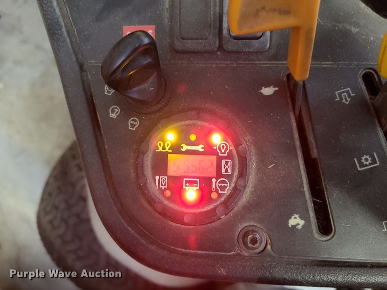 image for item DJ1546 John Deere 7500  reel mower