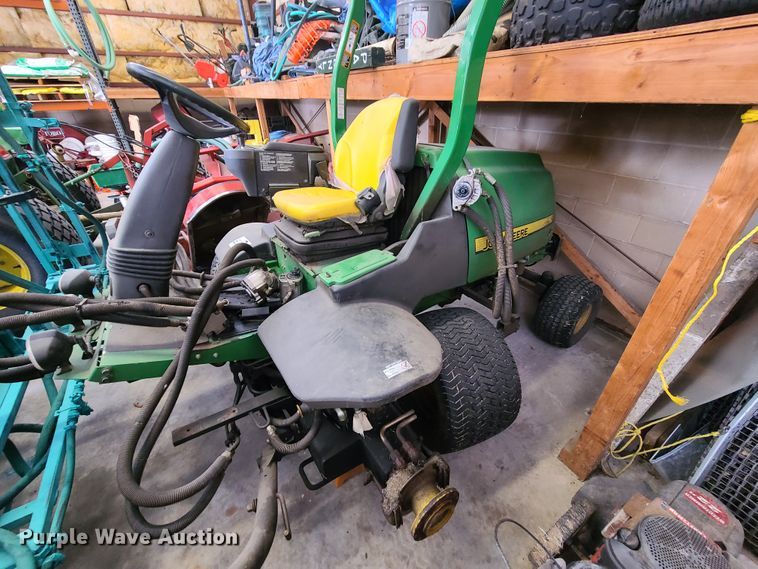 image for item DJ1546 John Deere 7500  reel mower