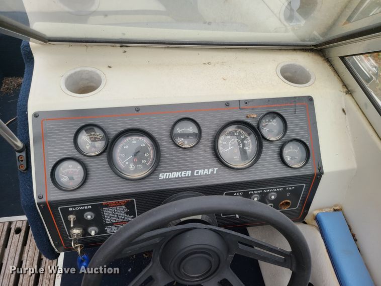 image for item DJ1554 1989 Smoker Craft  boat
