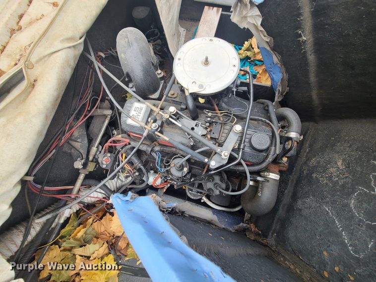 image for item DJ1554 1989 Smoker Craft  boat