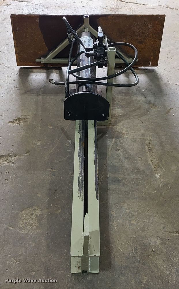 image for item DJ1588 Skid steer wood splitter