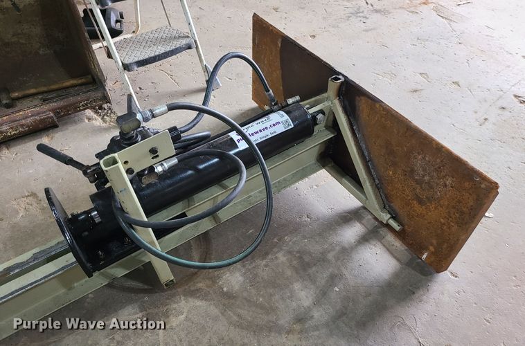 image for item DJ1588 Skid steer wood splitter
