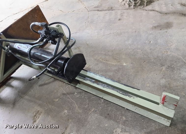 image for item DJ1588 Skid steer wood splitter
