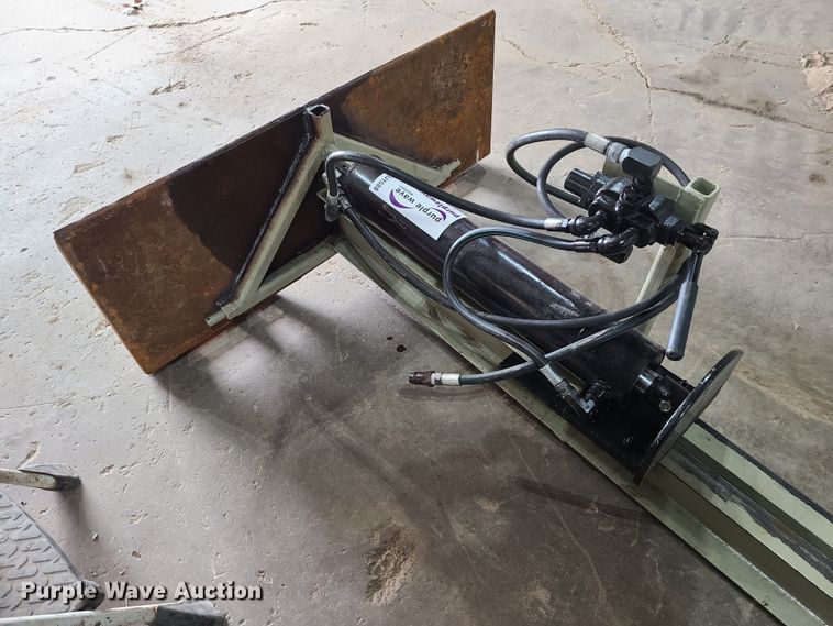 image for item DJ1588 Skid steer wood splitter