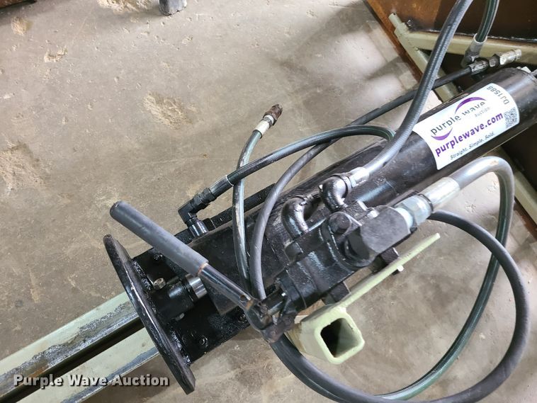 image for item DJ1588 Skid steer wood splitter