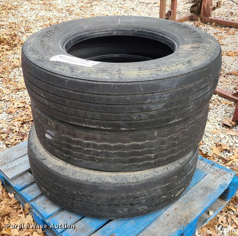 image for item DJ1589 (3) 295/75R22.5 tires