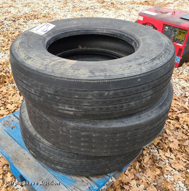 image for item DJ1589 (3) 295/75R22.5 tires