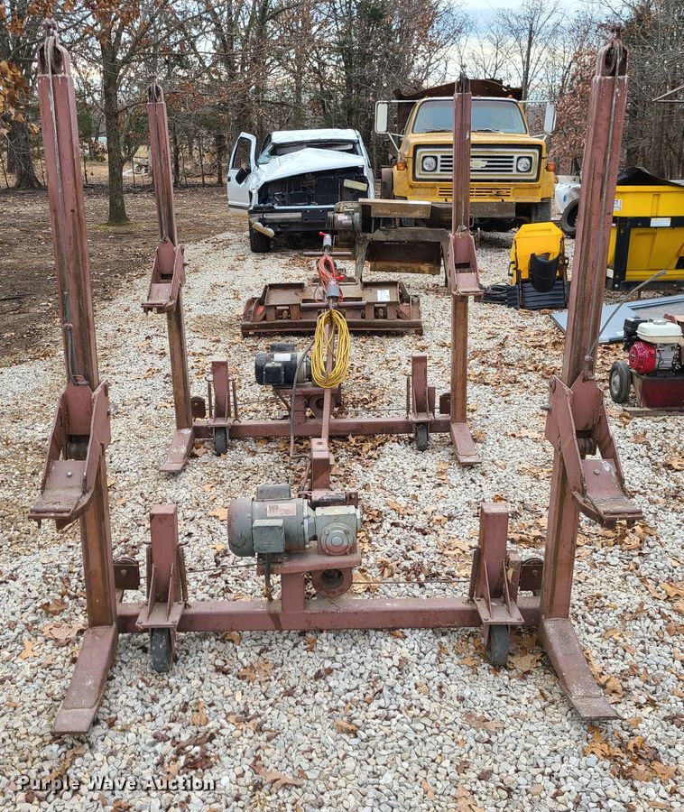 image for item DJ1591 (3) building hoists