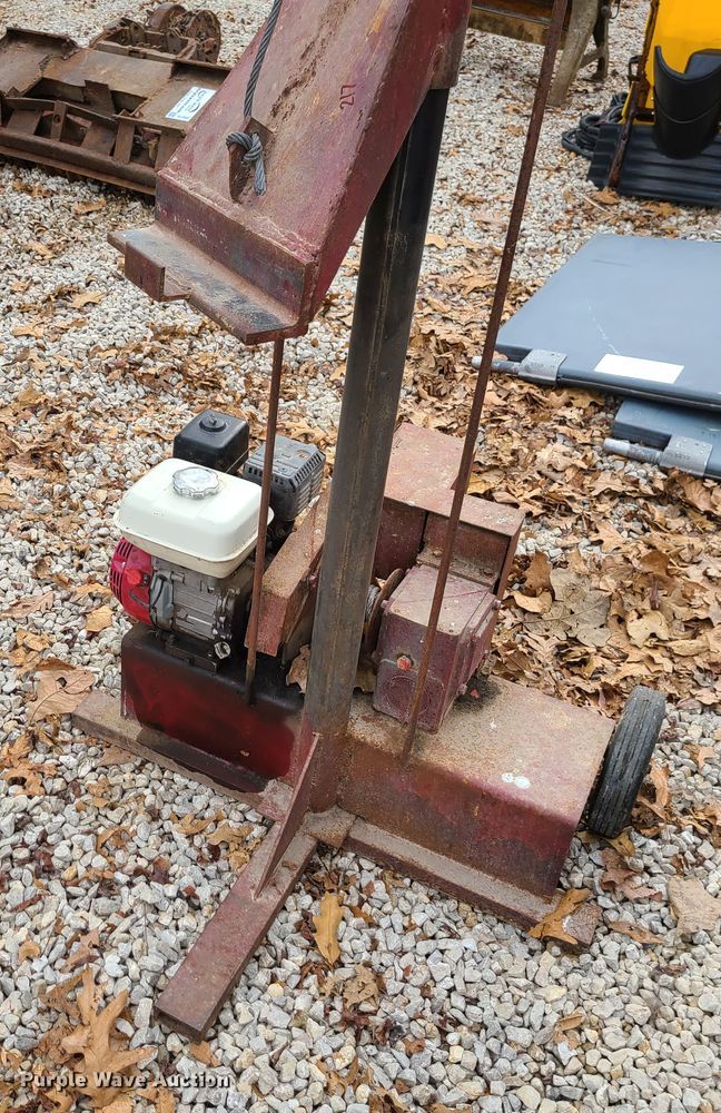 image for item DJ1591 (3) building hoists