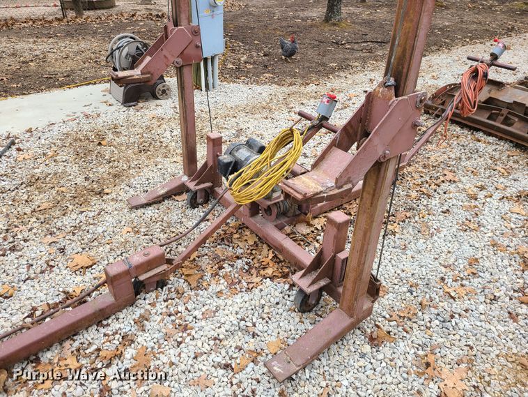 image for item DJ1591 (3) building hoists