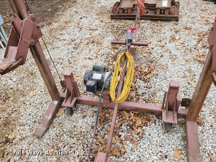 image for item DJ1591 (3) building hoists