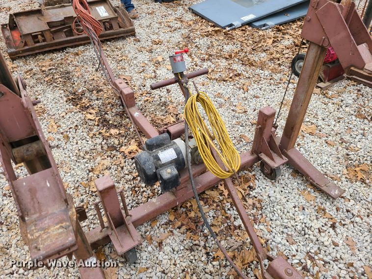 image for item DJ1591 (3) building hoists