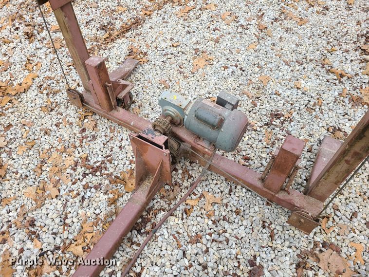 image for item DJ1591 (3) building hoists