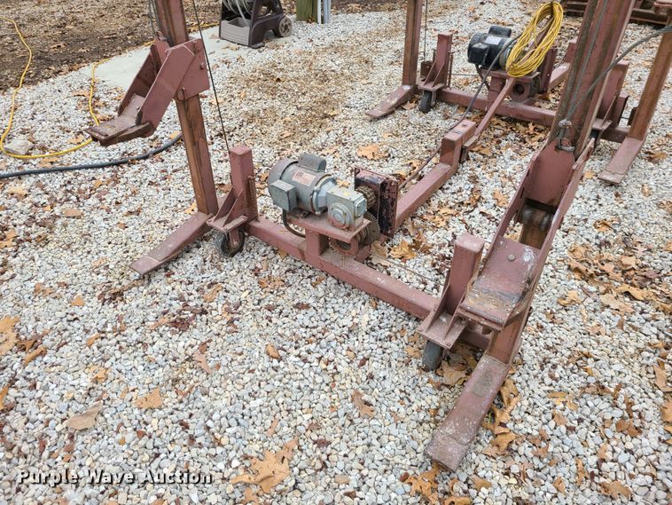 image for item DJ1591 (3) building hoists