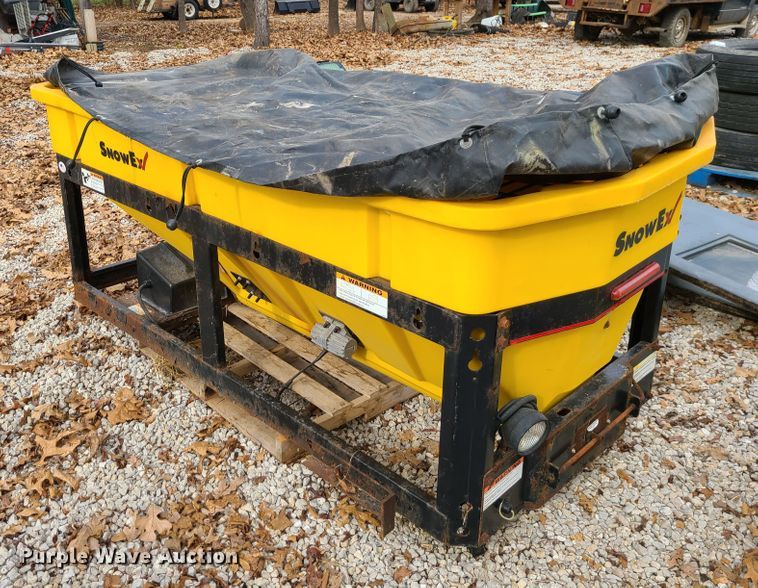 image for item DJ1594 SnowEx V-Maxx 8500  spreader