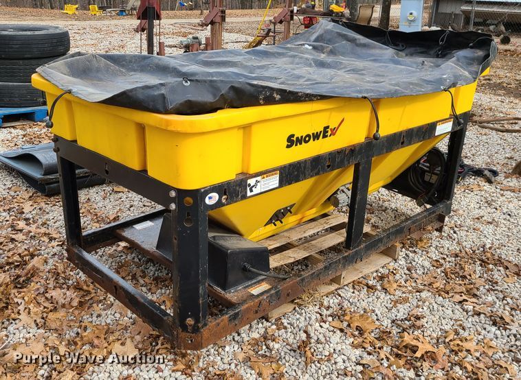 image for item DJ1594 SnowEx V-Maxx 8500  spreader